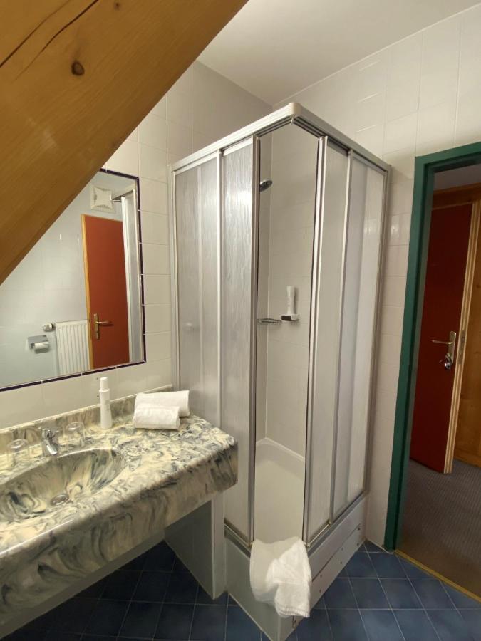Hotel Dienstl Gut Launsdorf Buitenkant foto