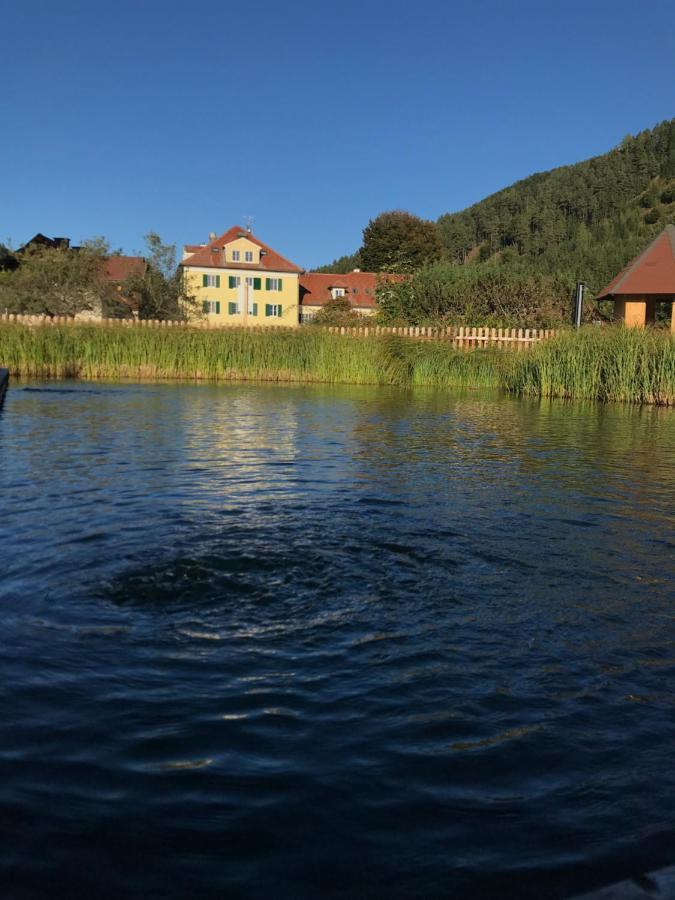 Hotel Dienstl Gut Launsdorf Buitenkant foto
