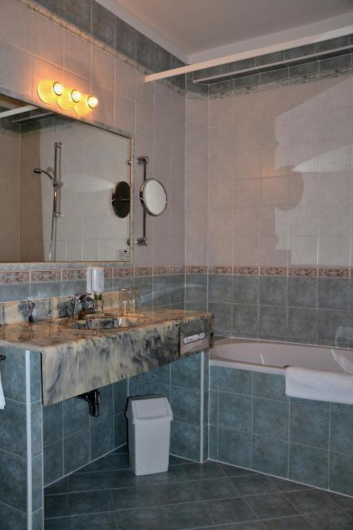 Hotel Dienstl Gut Launsdorf Kamer foto